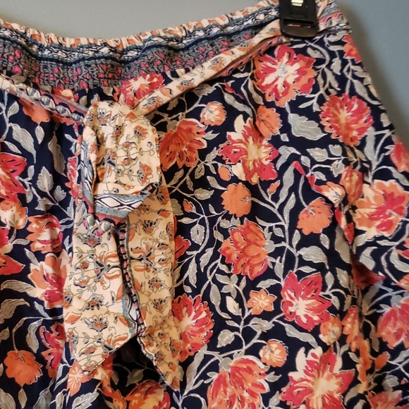 Anthro Angie shorts | size M - Picture 3 of 6